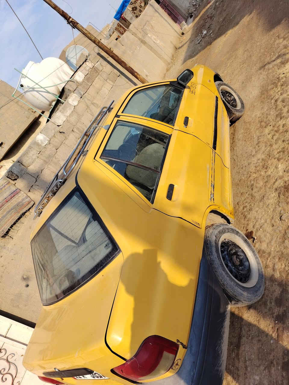 سلام عليكم سايبه البيع موديل 15 سياره بيه تبخير وباب  السياره بسمي مكاني النهروان رايده 25 ورقه وبيه مجال ***********
