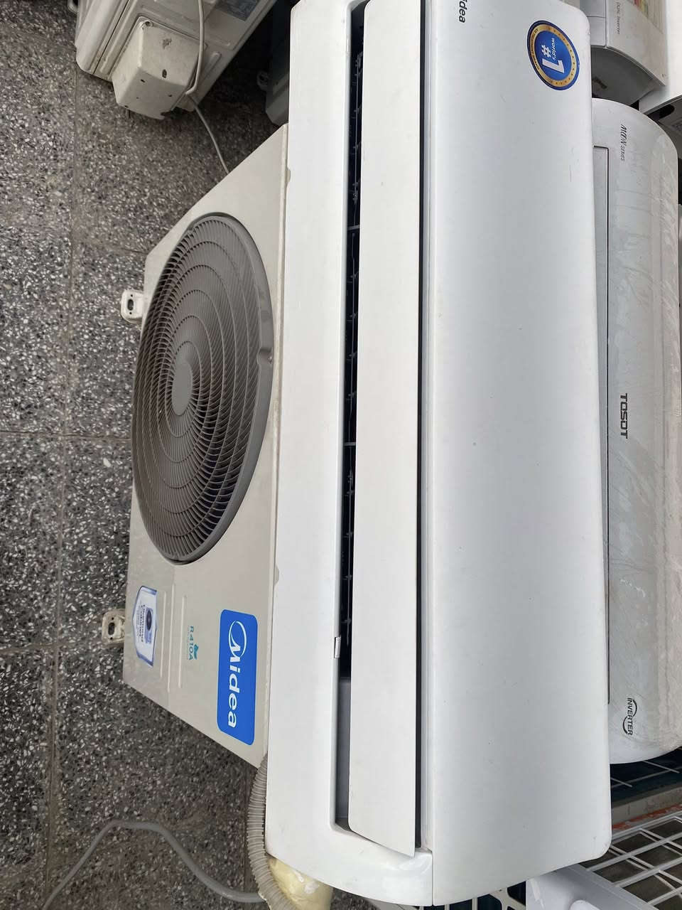 السلام عليكم
للبيع سبلت
نوع ميديا 
حجم 2 طن 
غاز 410
انتاج 2024
ضمان شركة
السعر 500 الف 
***********
