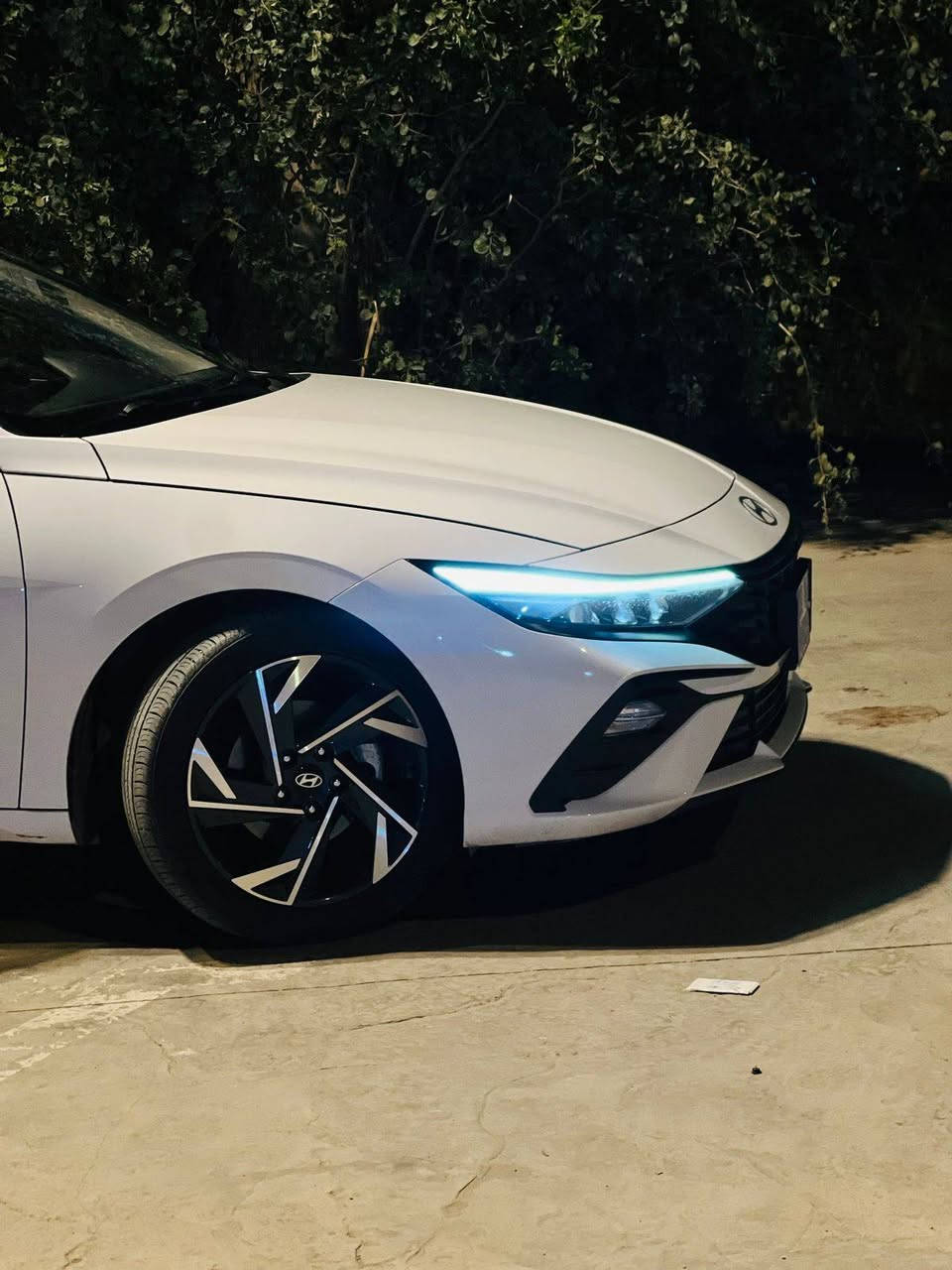 النترا 24 خليجي وارد تجميع الصين
مكينه 1500دبل نوزل 
السياره فول مواصفات 
كشنات جلد 
مري شفط 
اشاير بالمري 
فتحه سقف
اربع انضمه قياده(نورمال-ايكو-سبورت-سمارت)
هاند بريك بصمه 
اوتو هولد 
تبريد قطعتين 
6ايرباك
السيارة بدون حادث بيها رجعات بالجاملغ عكس السايق وراجع بي دي ار ورصعه بخشم الجاملغ مال السايق فقط
السياره ماشيه ٢٤ الف وقابل للزياده 
سياره جديده مكانه بغداد ورقمه بغداد الجديد السعر ١٤٥ وبيه مجال بسيط الرقم ***********
