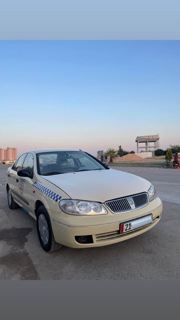 سەنی یابانی  مۆدێل ٢٠٠٩ دو پارچەی بۆیاخە سەنەوی تازە یە  چوار تایی تازەیە گێرو مەكینەو تەبریدی بە شەرت  ناوی كامل تێ گیراوە  سەیارە كە كامل جایزە  بێ ئەیب زۆر جوان سەعری ١٠٠ كەمێ مەعامەلە *********** السليمانية, العراق
