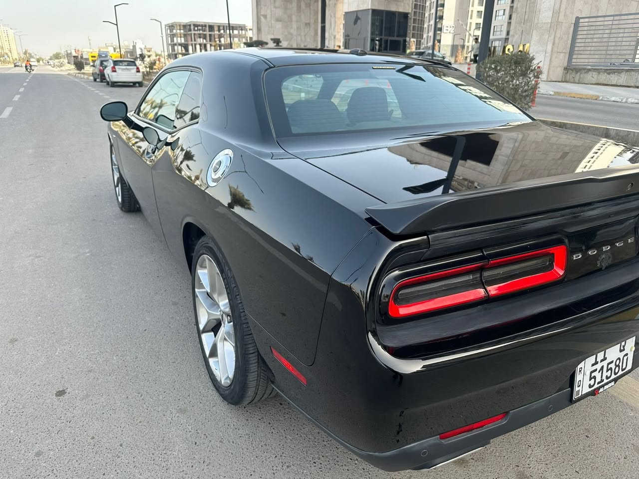 السلام عليكم 
دوج جالنجرGt
 ٢٠٢٣
ماشيه ١٧ الف (بعده بريحه  شركه
السياره كلين 
من اجت دريت بيه حادث امامي ٣ قطع
سعره ١٩٠ 
مكانه حي جهاد 
***********
