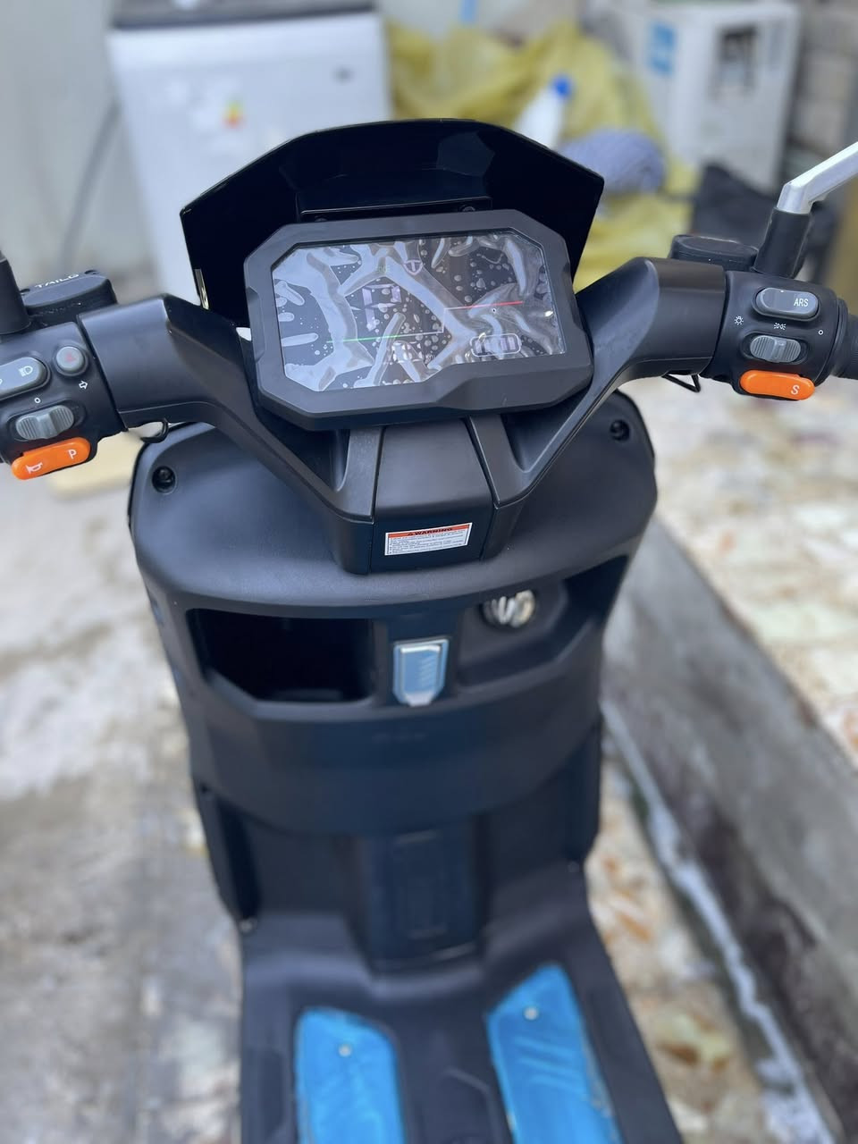 السلام عليكم :
دراجه الريان الوحش الدراجه معروفه مو صفاته ميحتاج احجي بيه
الدراجة كلش نضيفه حلوه الله شاهد صارله سنه ونص عندي 
مصار يومين بدلت البطاريات كلهن 
شرط بطاريات بدلتهن من شركه الريان بيه ضمان بطاريات 6 اشهر

مكاني بغداد حي اور هذا رقمي *********** السعر 970 بيه مجال
