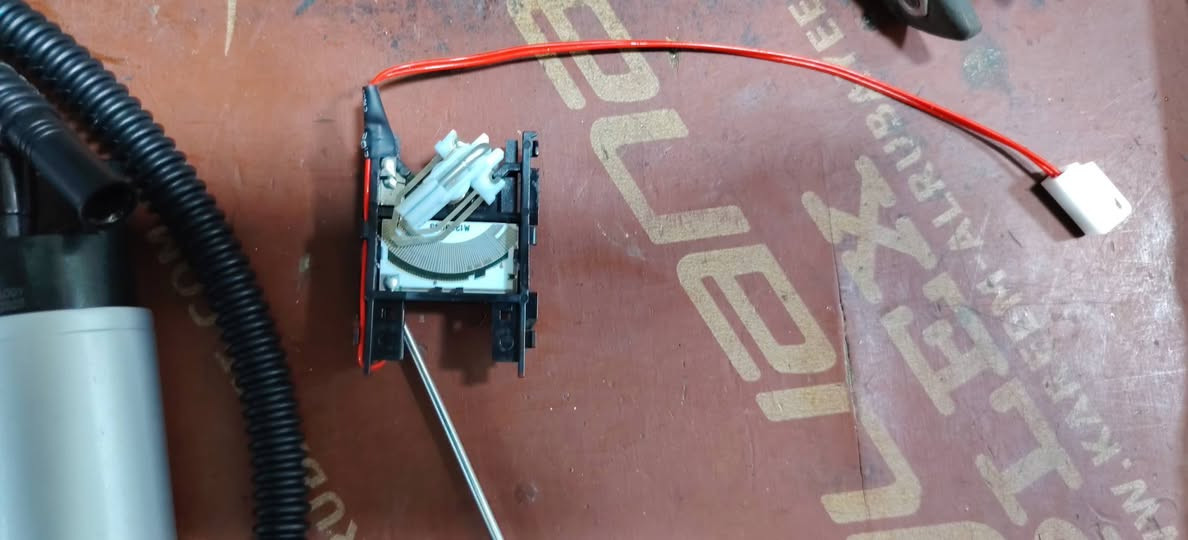 شفر اكونكس.. 
#عمل فتحة فيت بم 
#تبديل فيت بم مع فلتر البنزين 
#تبديل طوافات. وتشغيل كيج البنزين
#ورشة أنور سوزوكي كربلاء المقدسة الحي الصناعي شارع السايدين سايد الدخول
***********
***********
