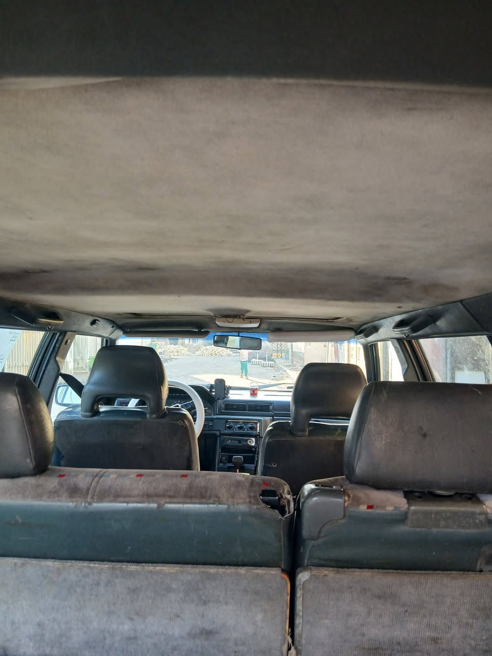 السلام عليكم فالفو موديل 1992 للبيع فقط
السياره جاهزه من كلشي 
كير ومحرك فالفو مو تحوير جديد 
حداديه كامله 
تخم تاير 
نظام ABS 
تخم تاير جديد 
داخل ابطاين جديد 
السياره ممعمره  علا وضع البلاد شركه 
تحويل وسنويه جديد  مداور  ثاني يوم بسمي السياره 
ويل كب حديث 
السعر ٧٠ وبيها مجال 
مكان السياره بغداد الزعفرانيه الاربع شوارع 
***********
