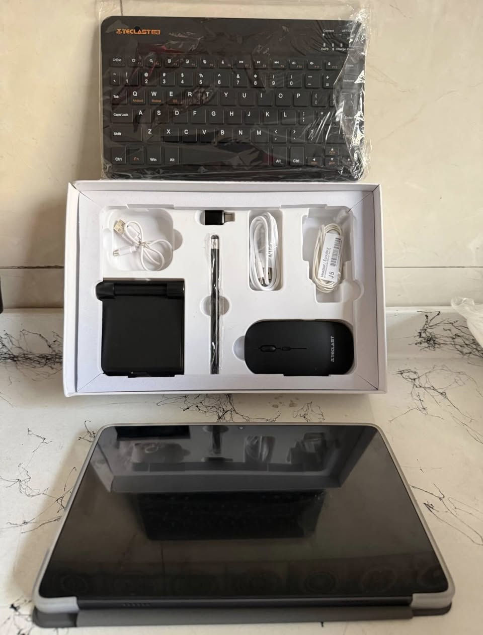 السلام عليكم ايباد TECLASTمستخدم اسبوع
ذاكرة 128 نظام اندرويد يفيد الطلاب والاطفال والمصممين
ويا ماوس- كيبورد- قلم- سماعة- ستاند- حافظة-لزكة شاشة
السعر 90 الف - ***********
