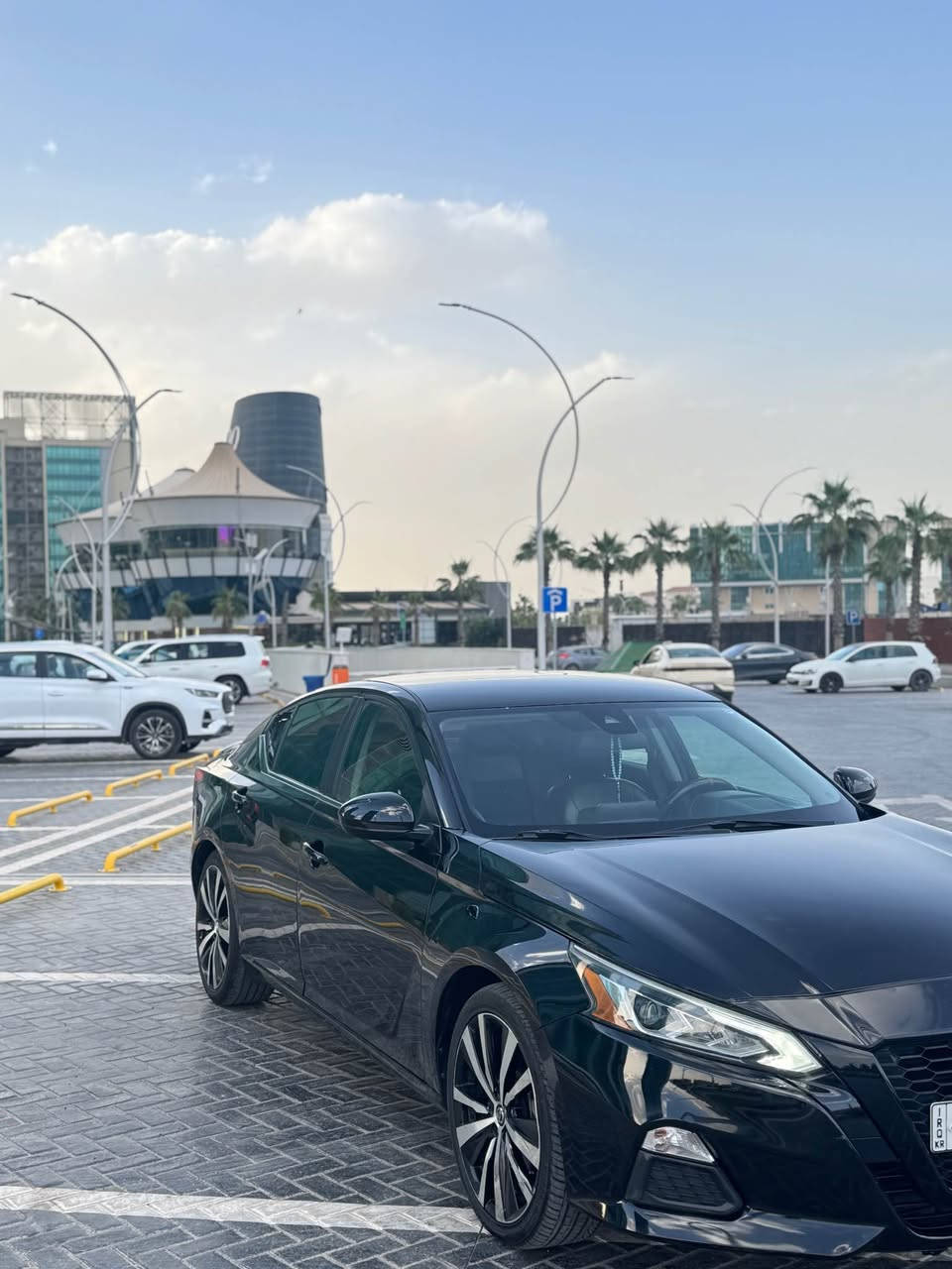 نیسان ئەلیتیما ٢٠٢٠ مواصفات SR گير و مه كينه و تحويل و خرام 
به شه رت سه ياريكي توندوتول بي مه سروف ٢ پارجه ي بوياخ قيرجيكي داواي هيه بيش هيج نييه له كه ميك سارد سه نه وه ي زينكه ي تازه ره قم باريك به ناوه ي خومان  نرحی 126 گە لا محامل سه ياره كي له هولير *********** أربيل, العراق
