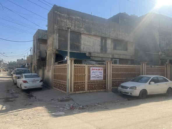 دار للبيع …
الامين الثاني / قرب فلكة الحدادين
المساحة 157.5 متر
ركن وجهين 10.5 م / 15 متر
سند مستقل باسم شخص واحد
يحتوي على 6 غرف وهول ومطبخ و 4 حمامات ومرافق
الطابق الاول صالة استقبال ضيوف مع حمام وهول ومطبخ وغرفة نوم وحمام ومرافق معزول شرقي وغربي
الطابق الثاني شقتين بواقع غرفتين وحمام لكل شقة والهم درج خارجي وباب معزول خاص
وكراج يتسع لسيارتين 
للاستفسار عن السعر واي تفاصيل اخرى الاتصال بالرقم *********** بيه واتس اب
