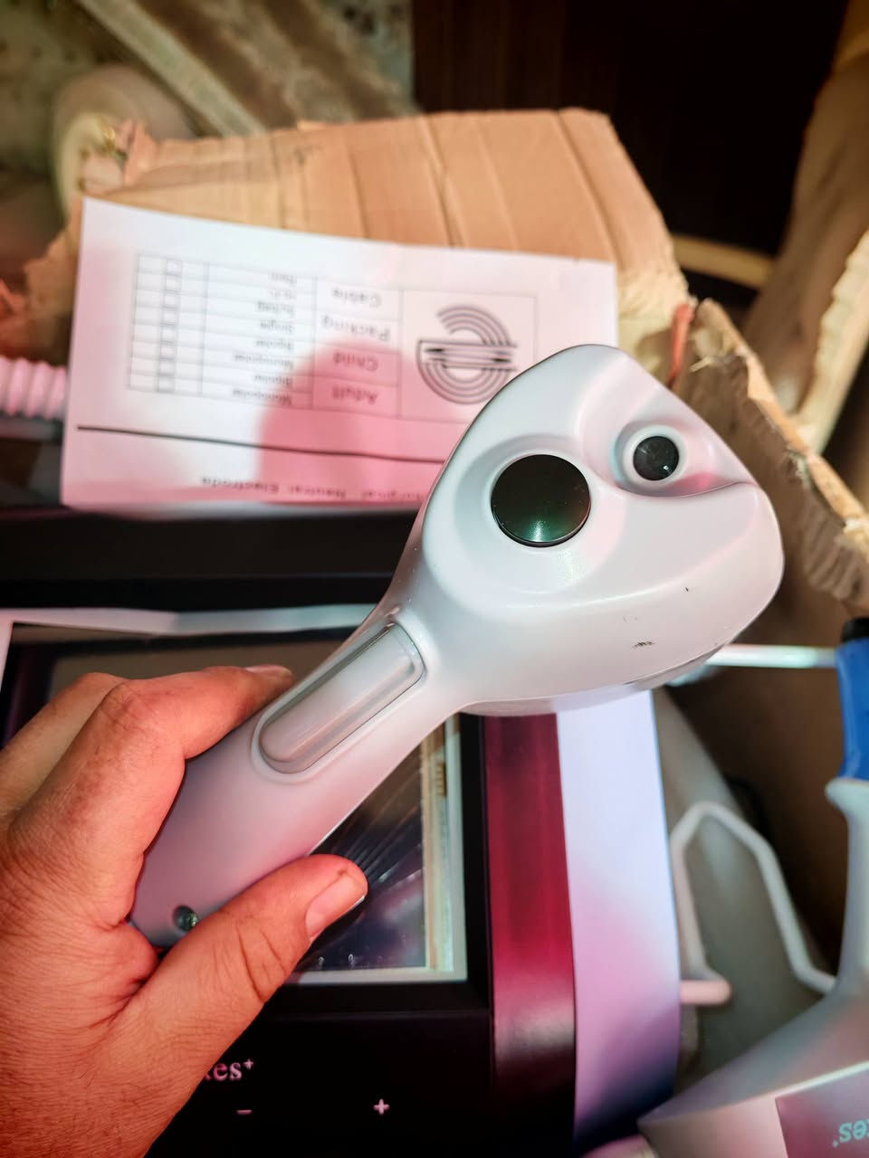 السلام عليكم ورحمة الله وبركاته
جهار للبشره والمفاصل شاشه متضرره لاكن شغاله
اعتماد واتساب ***********
أعلى سعر ابيع مرجوع
