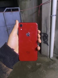 آيفون XR • ١٢٨ • مقيد بالمالك