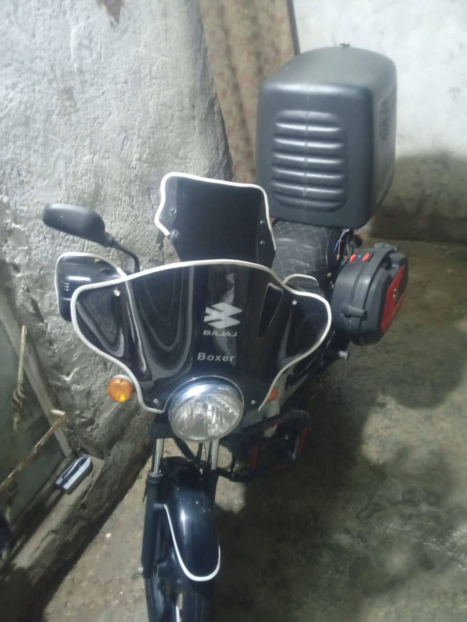 بغداد مدينة 
السلام عليكم دراجه بوكسر 23 جديده ونضيفه ومكفوله سعرها مليون و200 بدون اوراق اكفلك دوله وعشيرة 
مستعجل ع بيعتها ..💓
رقمي ***********
