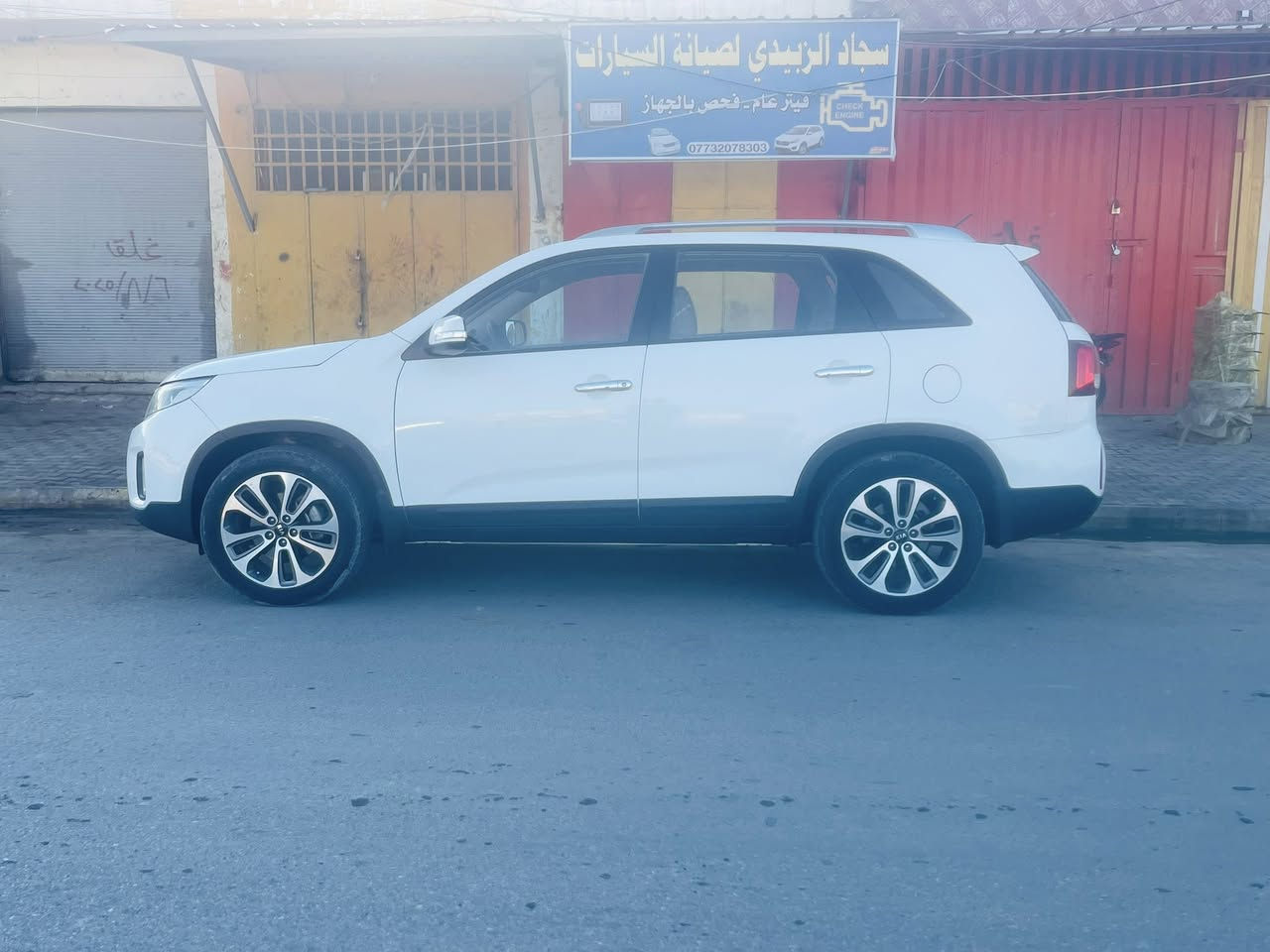 السلام عليكم
سورنتو خليجي موديل 2015رقم واسط مشروع وطني نص فول  
٧راكب مكينه ٤ سلندر ٢٤٠٠دوش ثلث قطع تبريد 
مكينه. كير. حداديه. تبريد. تدفئه كله جاهز السياره 
نظيفه وجديده على ايد واحده من الشركه بيها طخه بسيطه بالجاملغ اليسر بدون داخل وفتح 
والسوناربالصور مكان واسط الكوت مركز المدينه 
السعر $١٦٥
***********
