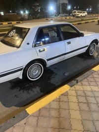 سوبر سيدان • جير ومكينة • رقم بغداد ٢٠٣٠