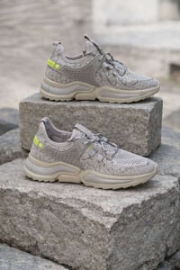 حذاء رياضي • مريح يومي • خامة متينة