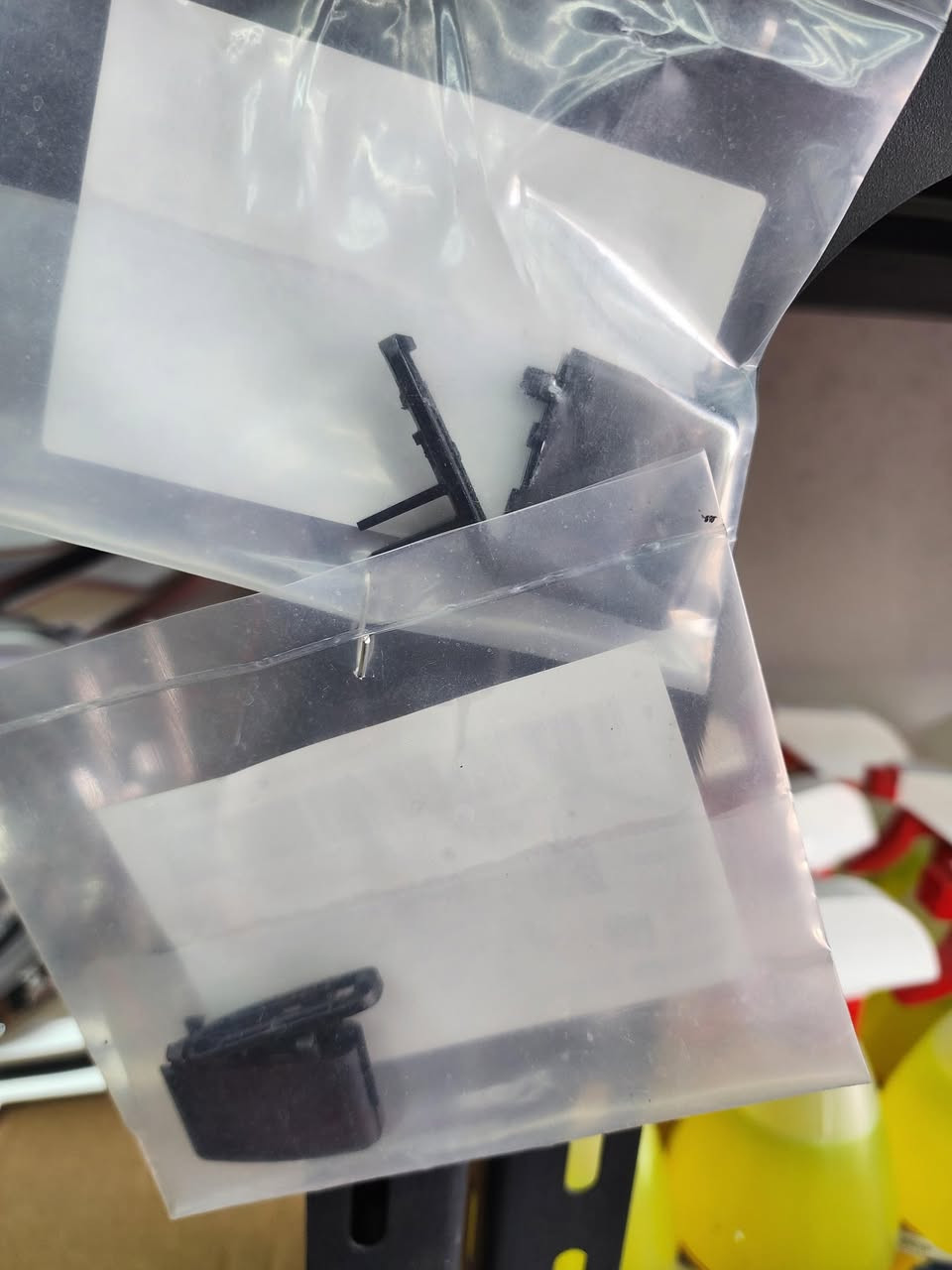 ادوات واكسسوارات تويوتا لاندكروز 
الموديلات من 2001 الى 2025 
كل الادوات متاحة بافضل الاسعار 
اي قطعة غير متاحة في الصور ارسل الصورة بالخاص 
تتوفر توصيل الكل العراق كلفة التوصيل 5 الاف 
ارقام التواصل ***********
