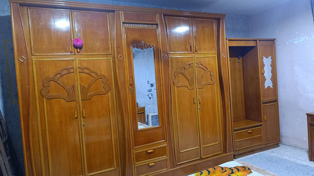 غرفه للبيع ام الخمسه طابقين ظهر جرجوبه نظيفة كلش السعر 900وبيه مجال مكاني محاويل للاتصال ع الرقم ***********
