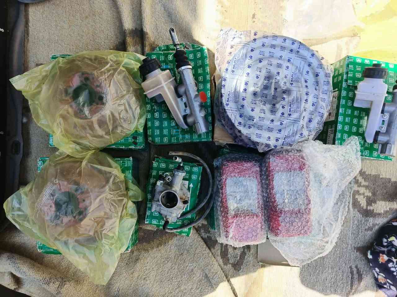 السلام عليكم ورحمة الله اغراض تكتك مستعملات شرط بس الكابريتر سعره 40 مال 22او 21بدلته وطلع مو بيه الصوج ابيع شلع 45 ماعده الفلجنات مموجودات مكان حيدرية خان النص طريق نجف كربلاء


**إذا كنت صاحب هذا الإعلان وتريد حذفه لأي سبب، رجاءا أرسل رسالة إلى الدعم الفني**