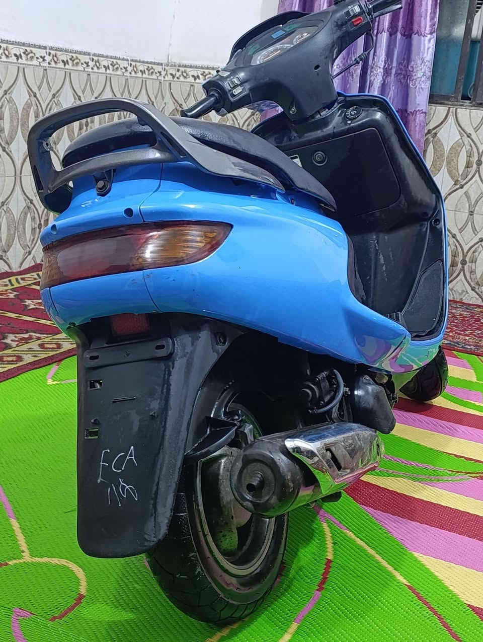 دراجة فراشة حاوية للبيع 
لون ازرق - محرك مامفتوح ضمان دهن (kiks) اصلي 20/50 مداريها دراجة صارلي شكم شهر اخذتها من الخان استخدام للدوام فقط يعني استخدام قليل سلف هندر كلة شغال عالي ناصي اشاير 
مكاني نجف للاستفسار الاتصال *********** او واتساب
