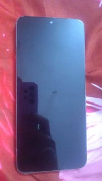 هونر8x ذاكره 128الجهاز نضيف والتصوير ضالمه مبدل شاشه أصليه بس سعره 115...