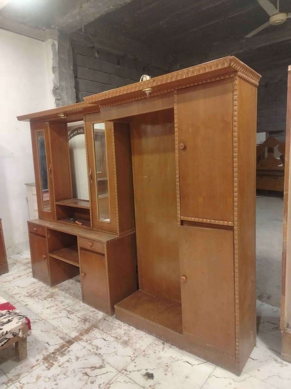 غرفة نوم صاج كنتور٦ ابواب.  سعر ٣٢٥ ***********
*********** كركوك, العراق
