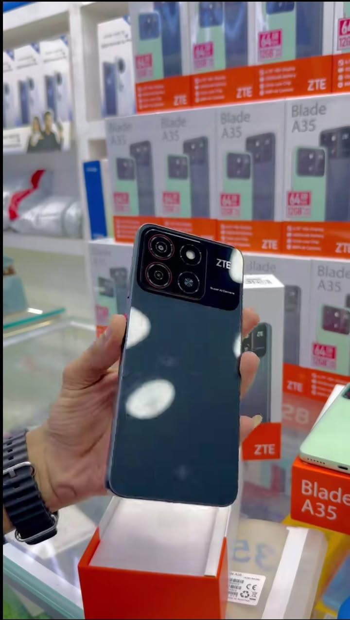 السلام عليكم هاتف zte blade a35 ذاكرة 64 بطارية 5000 جديد بل كارتون لل مراوسه ب ايفون (واتساب ***********
