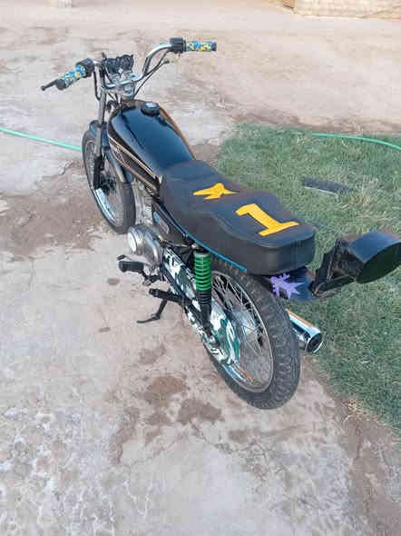 سلام عليكم اعادة نشر!! دراجه للبيع نامه اوراق موديل 2015 وكيله بشارع بغداد مثل ماواظحه نظيفه كهربائياته كله جاهزه الشراي خاص او علئ رقم***********
