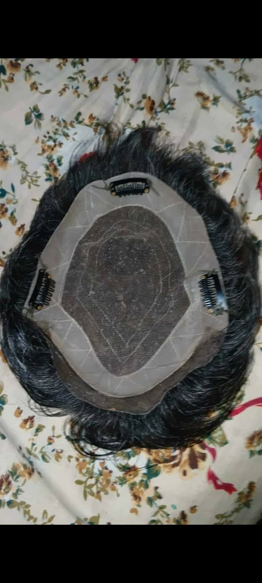 السلام عليكم عندي باروكه رجاليه ٢٠%شيب مستعمله لمده ساعات فقط ع كد مناسبه اخذتها ب ٢٠٠  وبيها مجال
*********** شعر طبيعي
