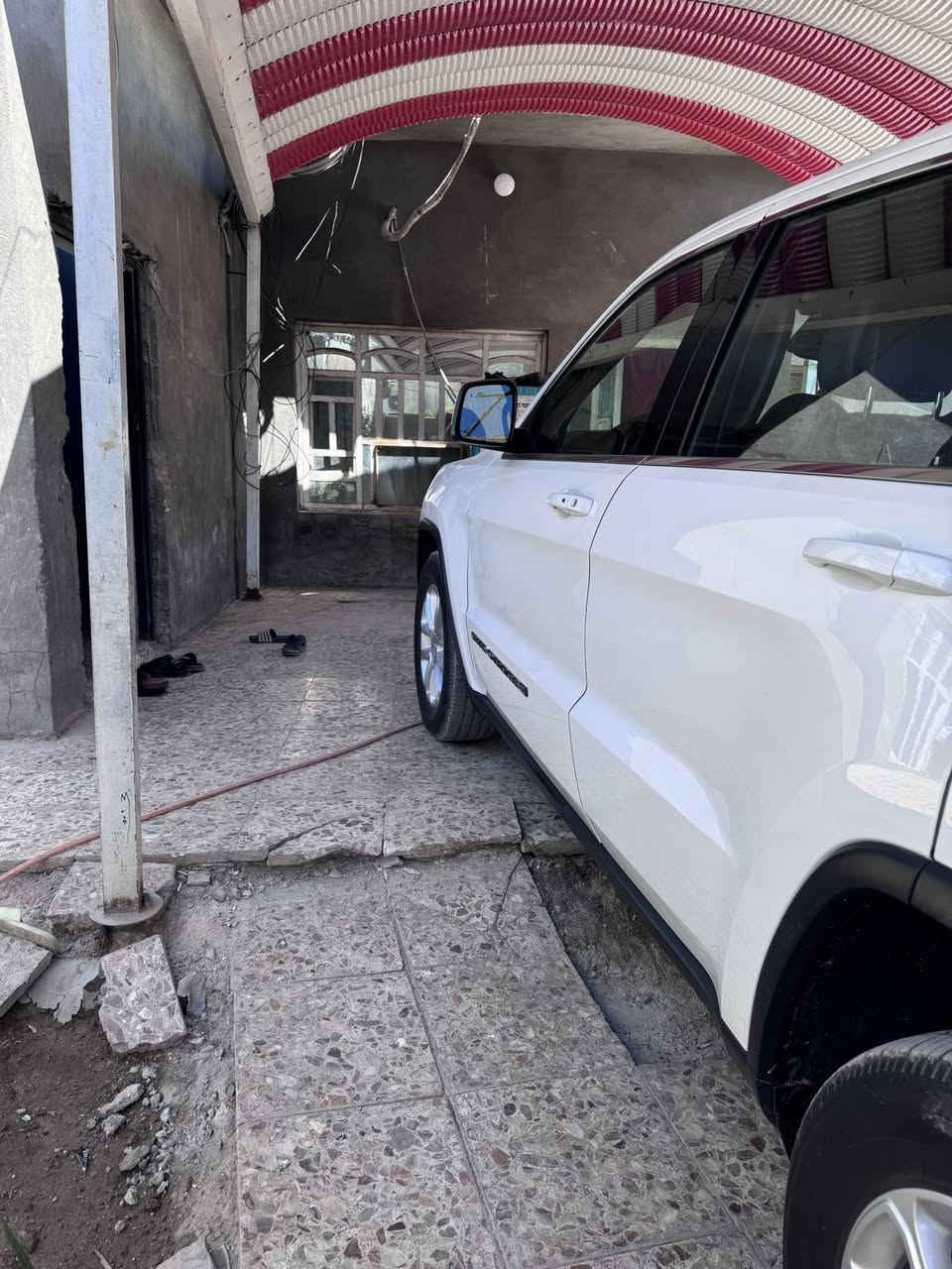 جيب كراند شيروكي امريكي

موديل 22لون ابيض رقم بغداد

مواصفات 

محرك  V6 3.6

ماشيه49 الف 

بصمه + تشغيل عن بعد 

كراسي جلد

رادار خلفي جانبي
رادار امامي 

اطفاء ذاتي

قطعتين تبريد

كشن سايق كهربائي 

كشنات تدفئه + تبريد 

ستيرن تدفئه + تبريد

صندوك كهربائي 

السعر 278 
وبيها خير مواصفات 

# الضرر موضح بالصور وسونار 

موقع بغداد رقم ***********
