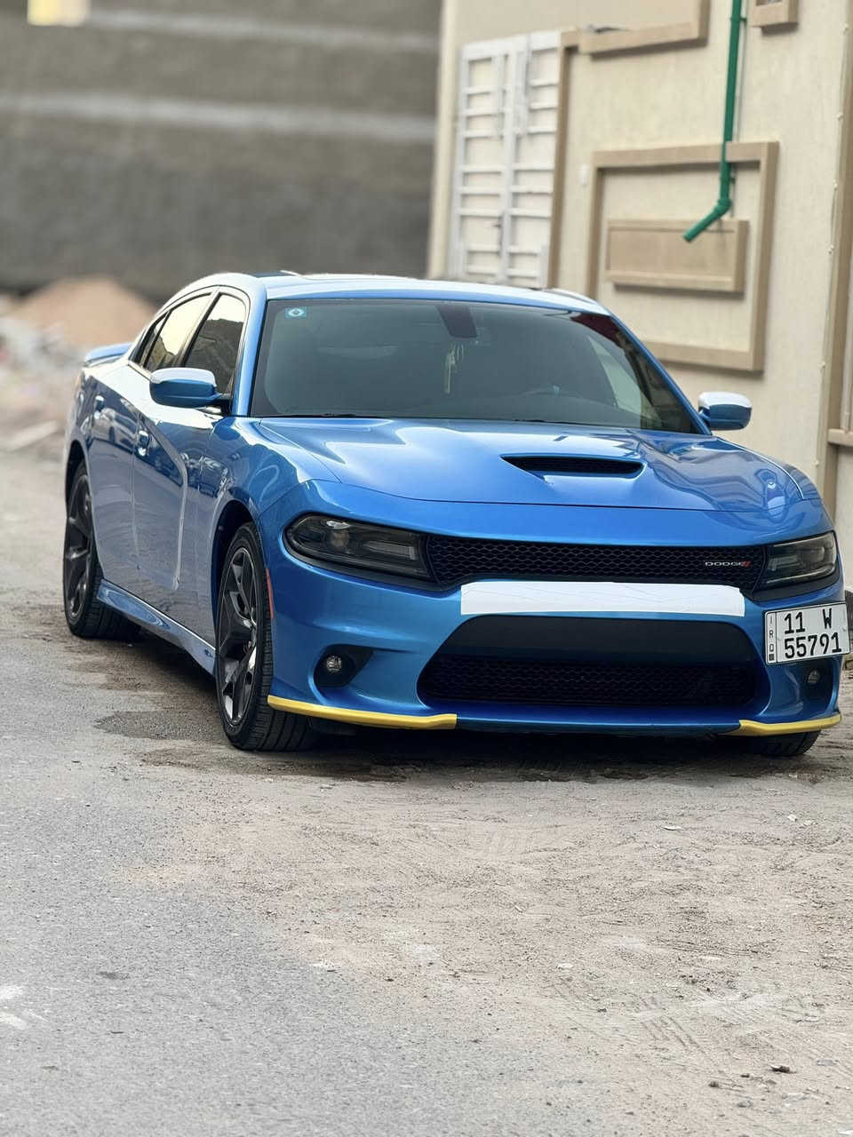 جارجر GT  جيتي  )
(‏‎ وكاله هارلم خليجي  ) مغلفة PPF ضمان 10 سنوات 
‏‎الموديل : 2019 . (سياره خليجي وكاله هارلم ) 
‏‎( المحرك : 6V 3600. ) 
‏‎(سياره كفاله عامه لا صبغ ولا بارد ولا. شخوط ) 
‏‎العداد :80K الف  شرط الفحص  ( سياره جديده ) 
‏‎(سياره بلاديه كله علا ايد وحده )
( رقم بغداد بسمي الجديد تحويل ثاني يوم )
‏‎المواصفات : الون بحري الجميل 
‏‎* نسخة  GT 
‏‎* حساسات خلفية . 
‏‎* شاشه كبيرة مع نظام ملاحة نفكيشن GPS .
‏‎* سستم صوت الپاين مع سماعات پريميوم .
‏‎* ويل قياس 20 انج . 
‏‎* مصابيح امامية زنون . كلش عالي فلاش
‏‎* كشافات الضباب زنون . 
‏‎* فتحت سقف (سلايد) . 
‏‎* مقاعد رياضية من الجلد الفاخر . غرفة مخليلة بلون السيارة كلفتني 4 ورقات 
‏‎* المقاعد الأمامية كهربائية . 
‏‎* مقاعد أمامية تبريد وتدفئة . 
‏‎* تشغيل عن بعد . 
‏‎* ستيرن كهربائي . 
‏‎* تدفئة ستيرن . 
‏‎* محدد سرعة . 
‏‎* تلفون بلوتوث . 
‏‎* كاميرا خلفية .
‏‎* مرايا متحسسة للاضاءة العالية .
‏‎* كير شفتر بالستيرن . 
* الداخل سيستم كاربون ڤايبر كامل دشبول وبيبان 
‏‎* دخول ذكي (بصمة) .
سياره ماخذه من شركه هارلم 
سياره  خليجيه 📍
قطعة نادره سياره استخدام شخصي 1
‏‎رقمي *********** 
مكاني البصرة 
‏‎
