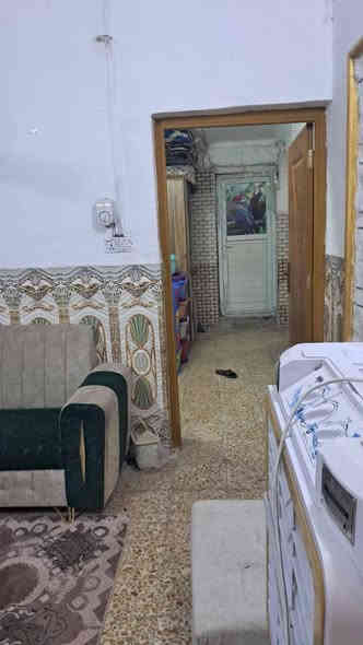 مكتب ولايه علي 

بيت للبيع حي ميسان منطقة 24 طابو صرف 

المساحه 115 دولان عرض الدولان 3 متر 

طابقين فوك افويز كامل 
غرفه و صحيات 
جوه غرفه او استقبال  او مطبخ صحيات فوك او جوه  
البيت اعكاده 

الشوارع مبلطه عرض الشارع 12 
قريب على شارع الكيات .. مدارس قريبه خدمات كامله

السعر المطلوب 75مليون وبي مجال 

للاستفسار اتصال أو واتس اب 
***********
أبو علي العبدلي
