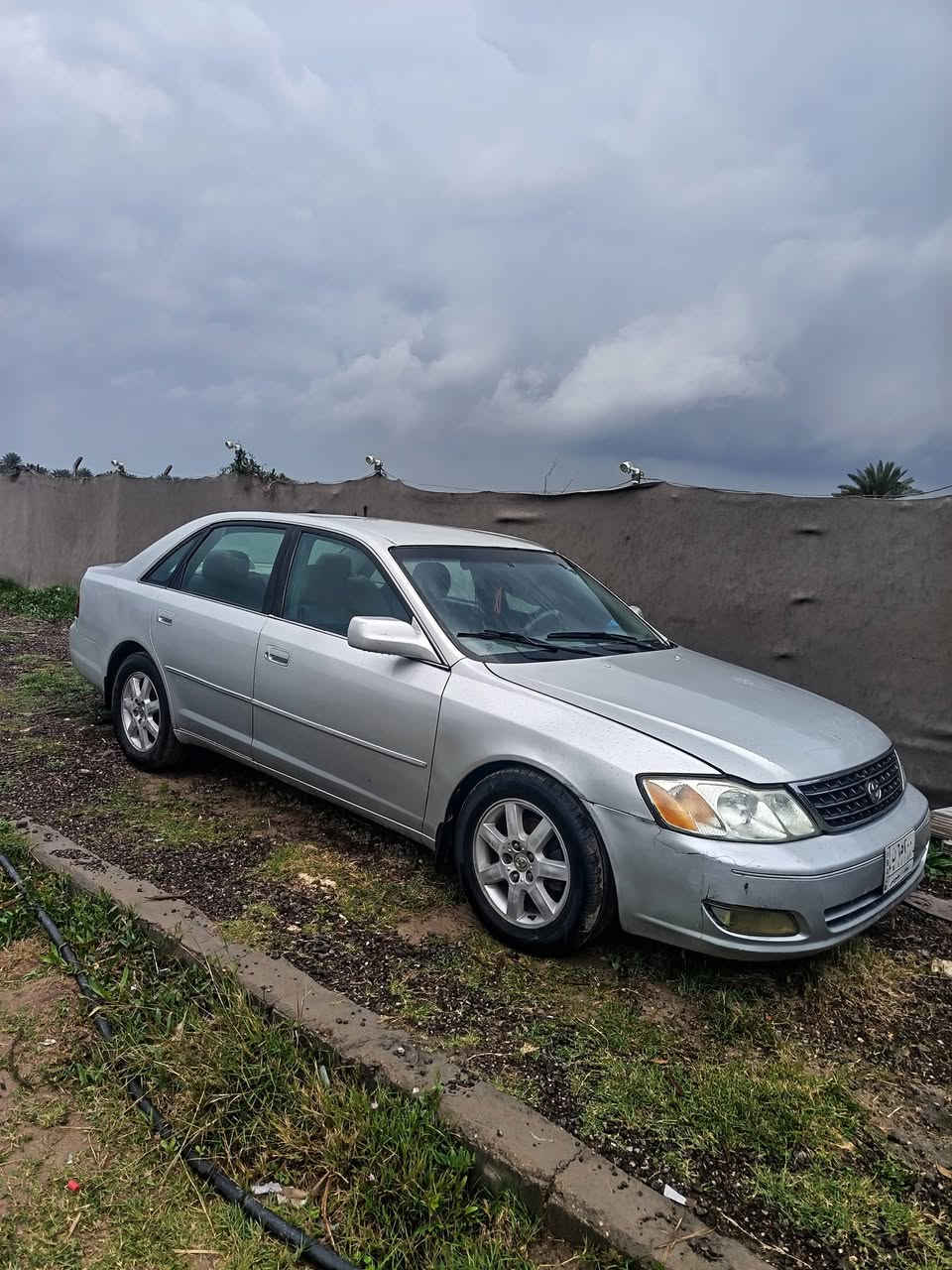 افلون ٢٠٠٢ مصبوغه عام وجارده دواخل ولغود وحوض كله ابلادي
بيع او امراوس ٦٥ وبيها مجال 
***********
