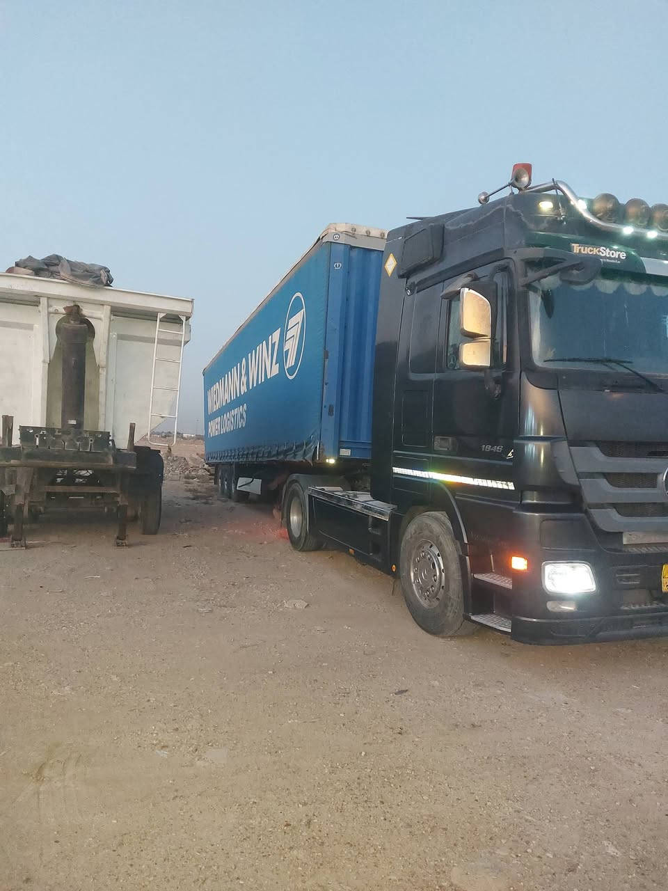 سلام عليكم اكتروس ٢٠٠٥عرجة حجم٤٦ روتايدر ثلاجة ميز طعام بلادي محور طويل محدثة حتة دشبول جمالية تخم تاير ويل كروم سنوية ماصاقطة تحويل ثاني يوم سعر ٢٦٥ وبيها مجال مكان سيارة بغداد فصل وربط ***********
