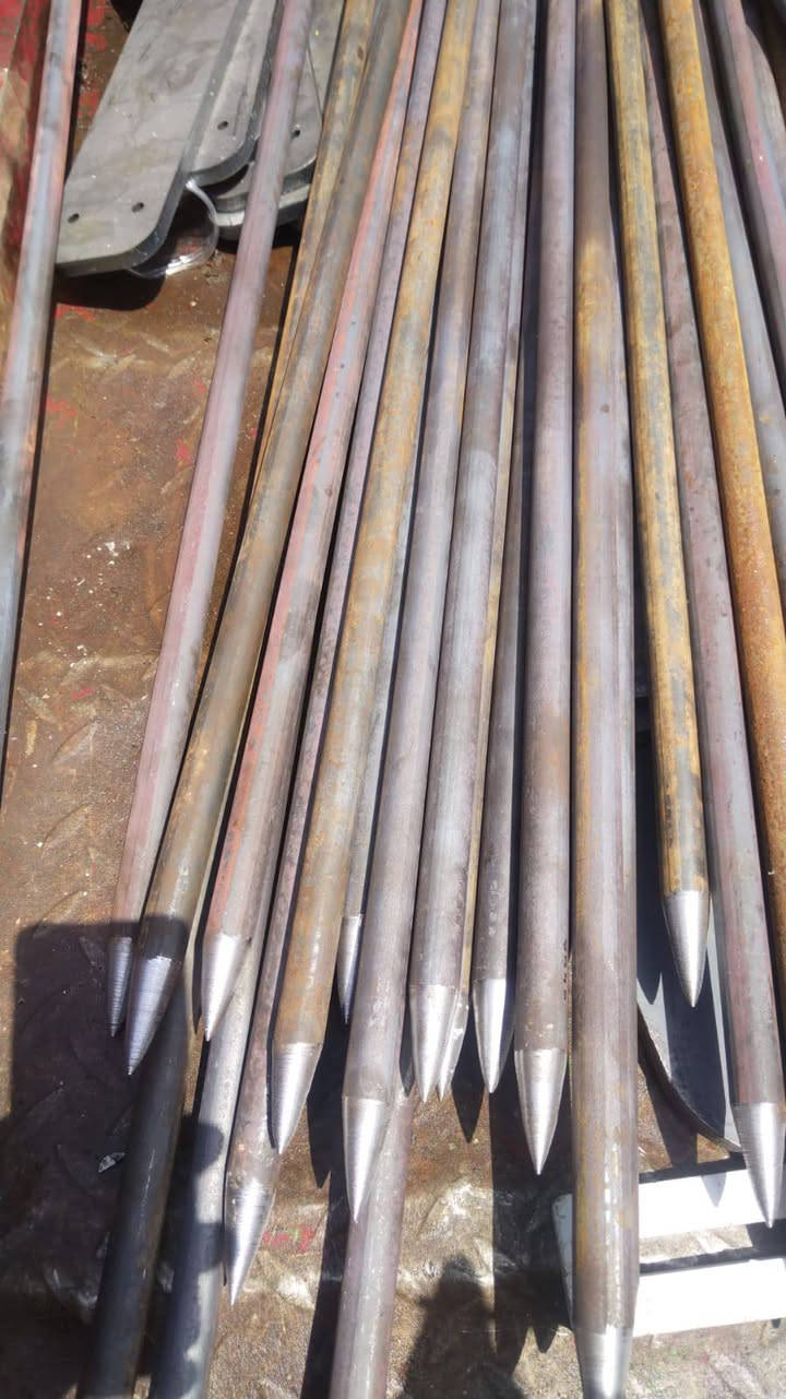 يتوفر لدينا
فراشات وحامل خيط و خيط وشيش
درجة اولى 
***********
