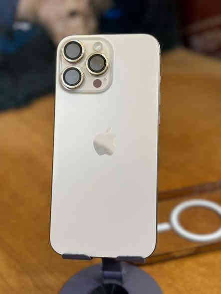 ايفون 16 برو ماكس ماستر اللون المميز نظافة 100‎%‎ بعده بالضمان مشحون 90 مره للبيع مع الكارتونه للاستفسار واتس 
***********
