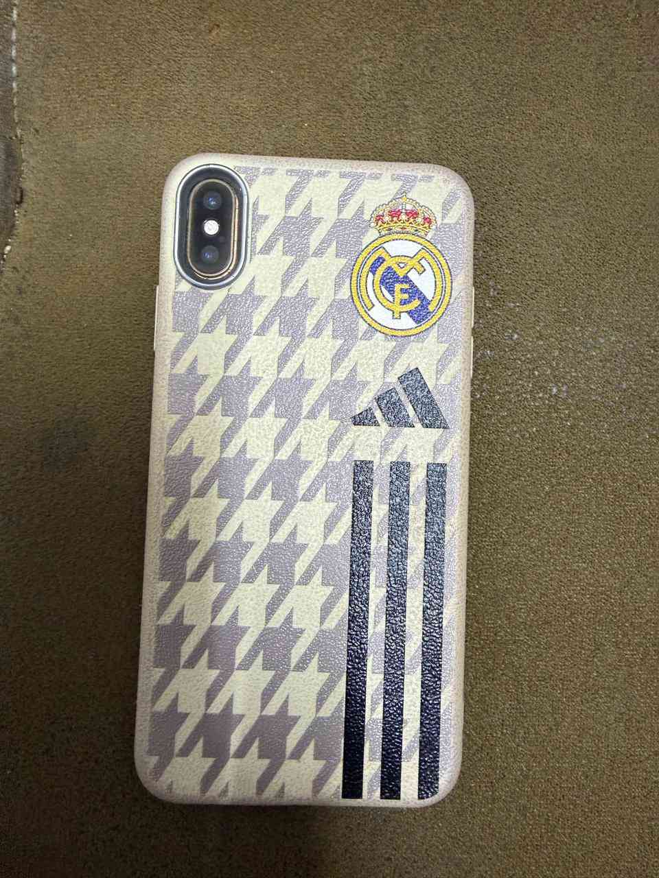 اكس ماكس ذاكرة 256  مبدل بطاريه وشاشه فيس إيدي شغال ضهر مكسور سعره ١٥٠ وبي مجال مكان بغداد مدينه  الصدر ***********
