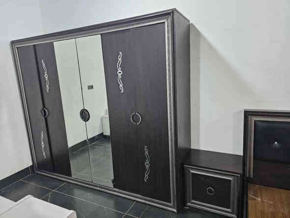 غرفه نوم للبيع نظيف كلش كامل سعر 350 الف شراي يخابر رقم *********** كركوك
