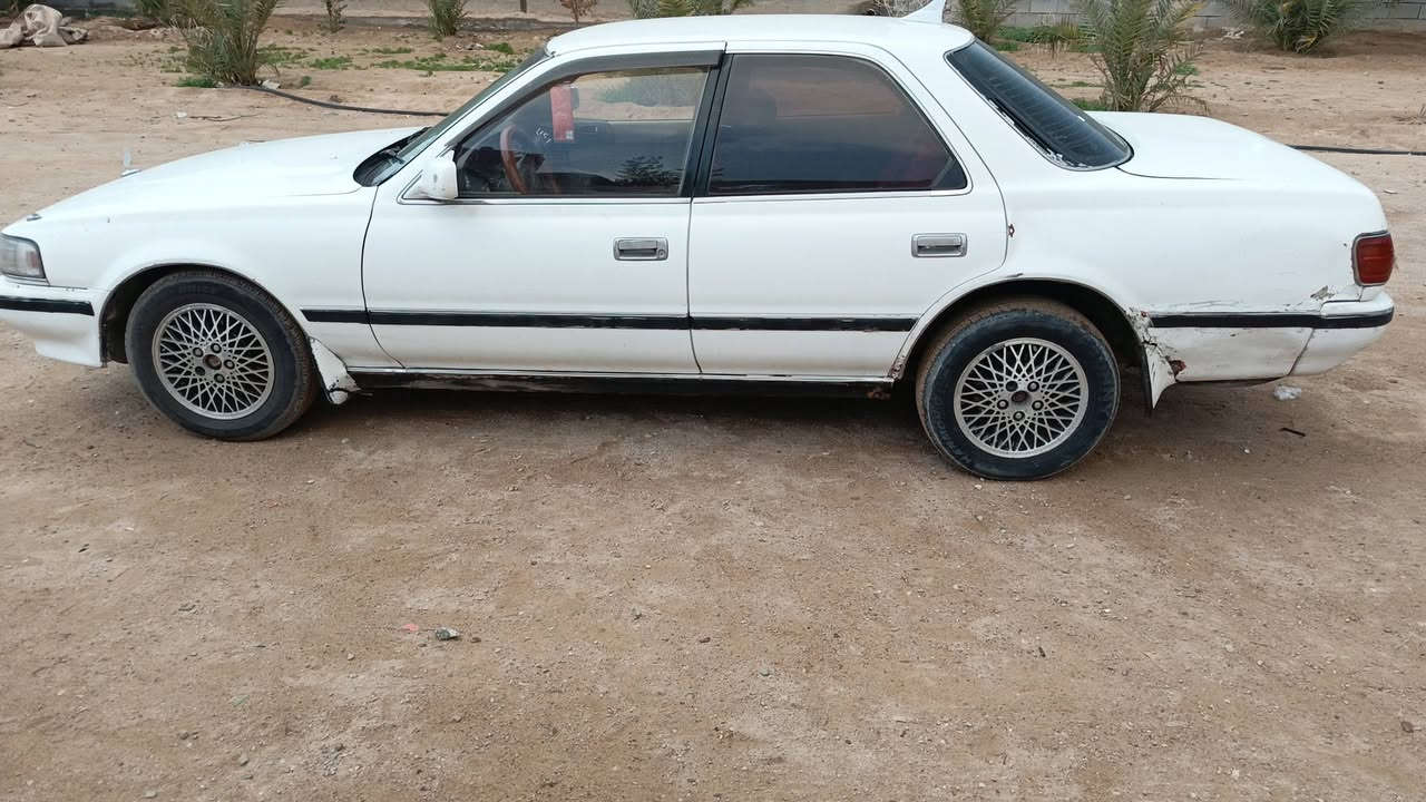 سلام عليكم سياره كرسته للبيع نضيفه مكينه وكير ونجي نضيفه سياره مشروع وطني وسنويه منتهيه صارله شهرين سياره كلش حلوه مال جناي المكان بصره  سعر 40 وبيه مجال  اتصل  ***********
