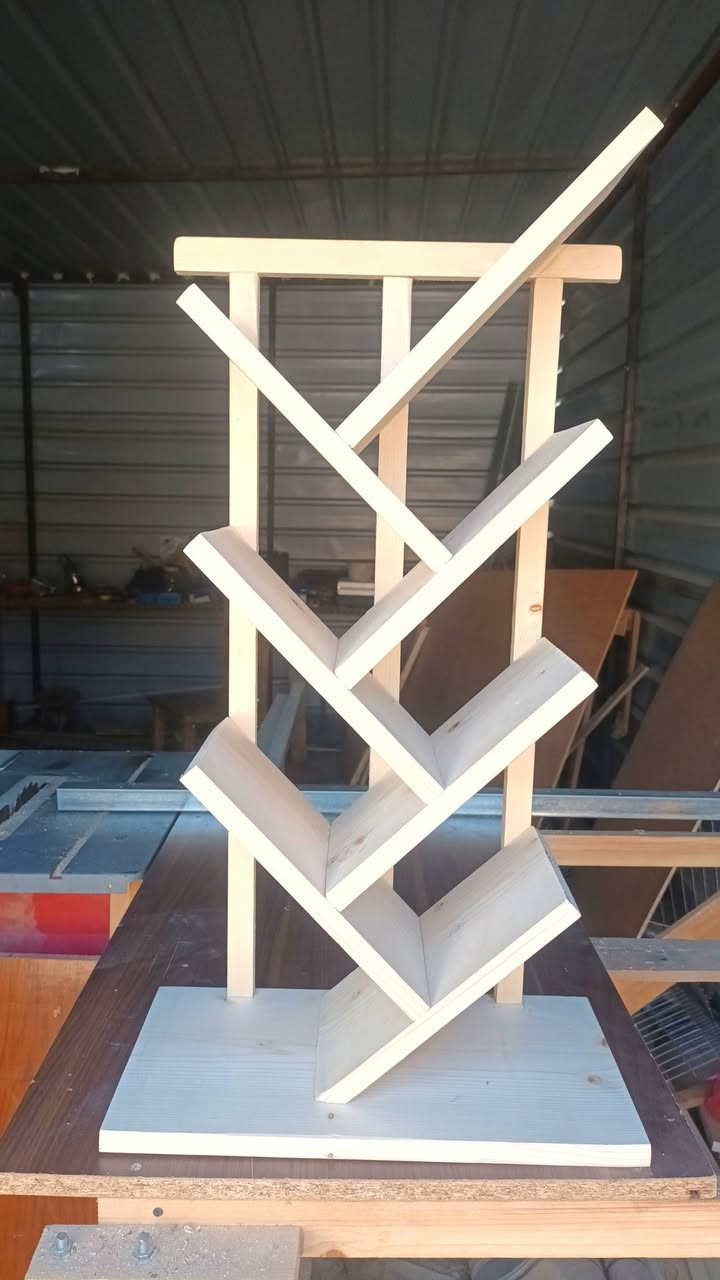 مكتبة عمودية بخشب طبيعي مُنعم.


**إذا كنت صاحب هذا الإعلان وتريد حذفه لأي سبب، رجاءا أرسل رسالة إلى الدعم الفني**