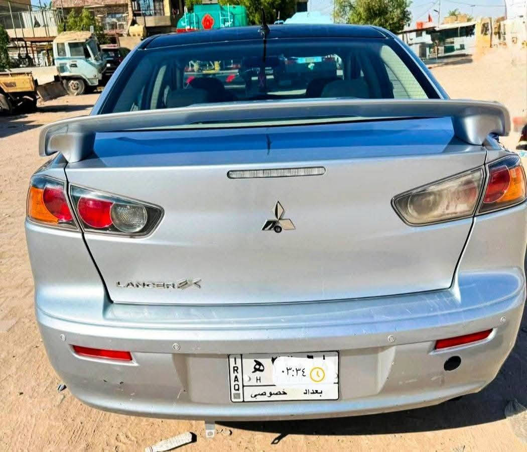 سلام عليكم 
البيع مراوس
لانسر قرش
 موديل 2016 
محرك1600
ماشيه110
خليجي
 مابيه ضربه ولا صبغ
تبريد شغال ثلج
كير محرك كفاله
رقم بغداد 
مكان سياره بغداد 
رقمي بي واتساب ***********
