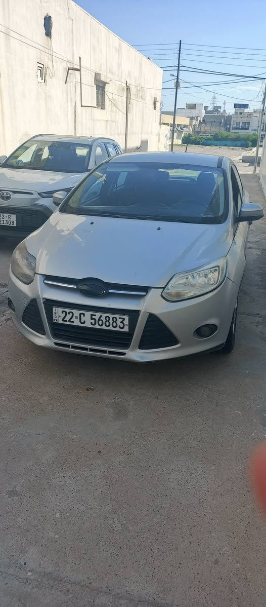 فۆرد فۆکس 
***********
مۆدیل 2012 
دووپارچە  سبوغ
چاملغی لای سەکن و سایەق 
بێناوگرتن پشت و پێشی کەپسە
گێڕومەکینە بەشەرت
شوێن .هەولێر أربيل, العراق
