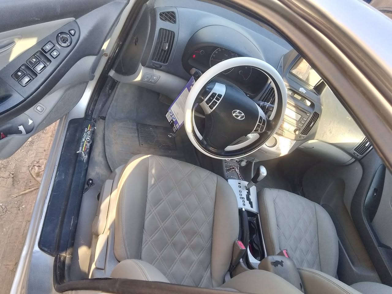 السلام عليكم النترا ادوات ادوات سياره جديده كلش متومه رقم بغدادطبق الاصل بيهاكصه وحده مكاني باالناصريه فول السياره كيرمكينه تخم تايرحداديه كله جديد

السعر40 /***********
