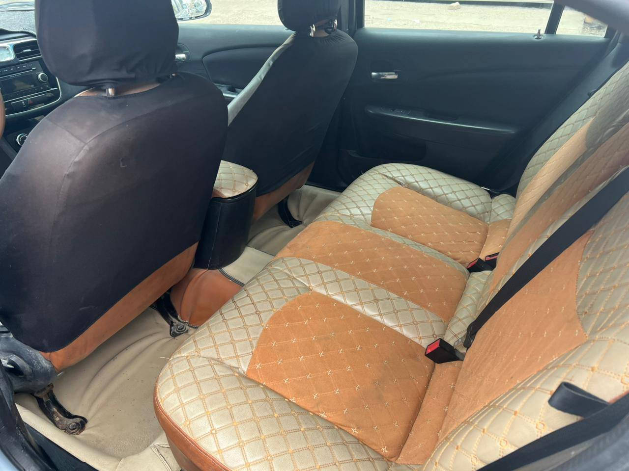 اللهم صلِ على محمد و آل محمد
السلام عليكم 
للبيع  
سي200 موديل 2014 رقم بابل  سنوية مجددة لسنة 2027 
مگينة 4سلندر 
حجمها 2400 
گير مگينة حدادية كهربائيات 
تبريد تدفئه 
السعر ((68)) و بيها مجال 
مكان السيارة : البصرة 
للإستفسار الاتصال على الرقم 
***********
