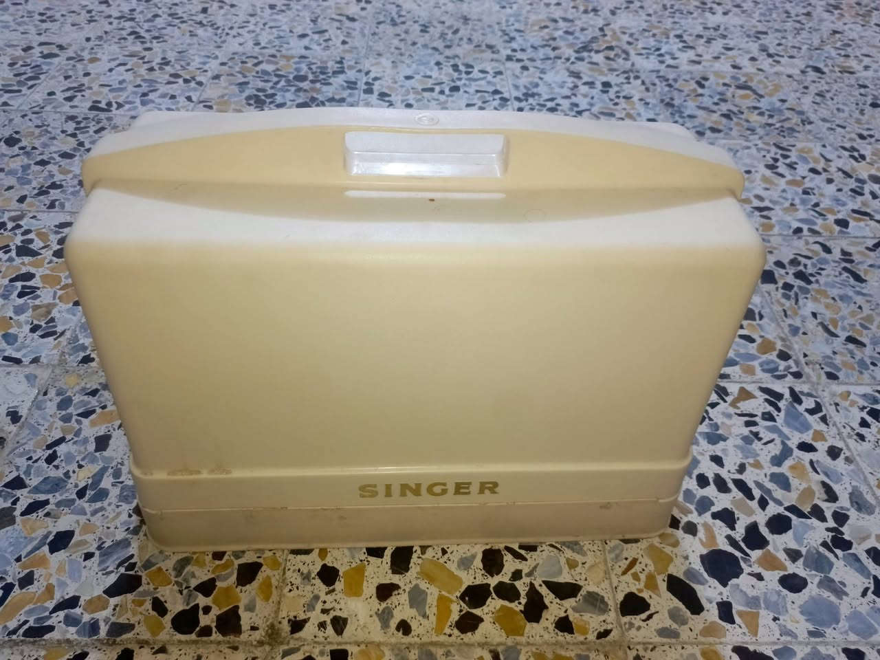 للبيع شرط الشغل مع كافة ملحقاتها
خياطه وتطريز..
للاستفسار : ***********
