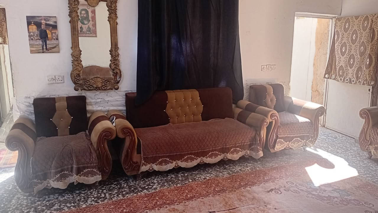 ديوان 10مقاعد +قنفات 8مقعد ((((سعر مناسب 80الف)))) علوان مدينه الصدر الحميديه ***********
