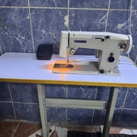 ماكنة خياطة بالوني خياط +زكزاك 👈🏻نضيف جداً بلاد 140 الف  07733987257