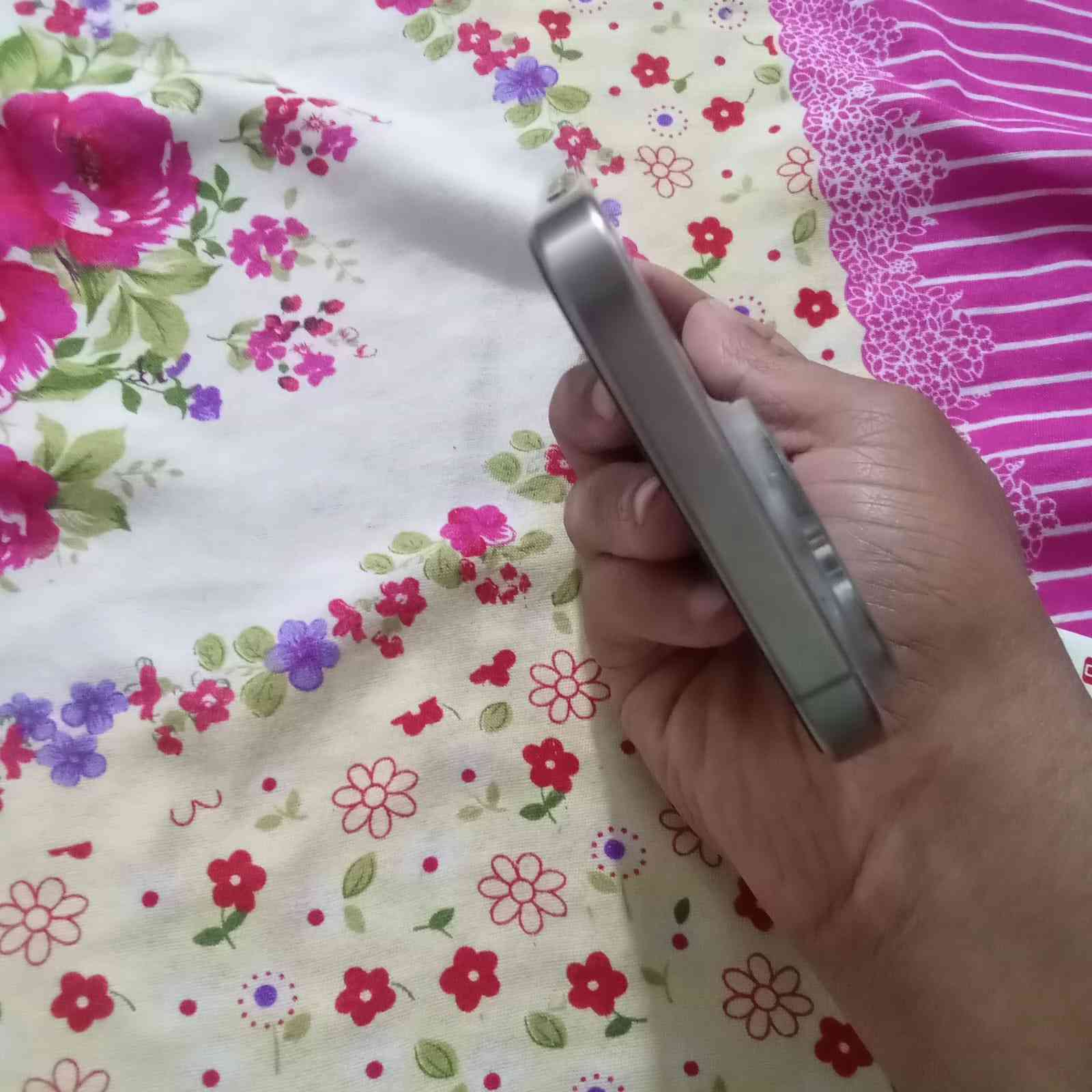 ايفون 15برو ماكس ذاكرة 256  بطارية 87 شرق اوسط مكفول السعر 950 الهاتف ***********
