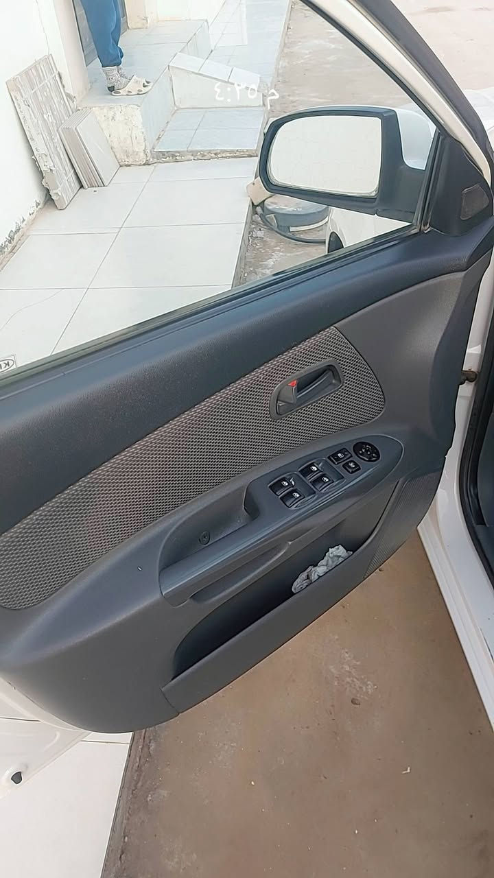 السلام عليكم ..
كيا ريو 2009 سياره جديدة مكينه كير جديد جام كهرباء مصروف عليها الله شاهد هوايه السونر مرفق فقط نص قبغ الصندوق والحواف مال جملغات العنوان ديالى مبايل *********** السعر 87 وبيه مجال بسيط
