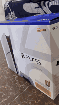 السلام عليكم بلي فايف سلم اوربي ذاكرته واحد تيرا 
اخوان الجهاز حاله حال جديد الله شاهد شخط صغير مابي وبي ضمان وتاخذه من باب البيت
يعني من تاخذه اعتبر نفسك ماخذ جديد كامله كل ملحقاته الاصليه حتى الجياسه مال شركه
بي شكم لعبه داخل جهاز رزدنت ايفل ٢ وسايلنت هيل وفورت نايت و روكت ليك وبعد شكم لعبه
سعره (٦٧٠) رجاءً ادور فكريات لتدخلي  علما ً الجديد سعره من٧٥٠ لل٨٠٠
مكاني بغداد الاعظميه
 شراي يتصل***********
