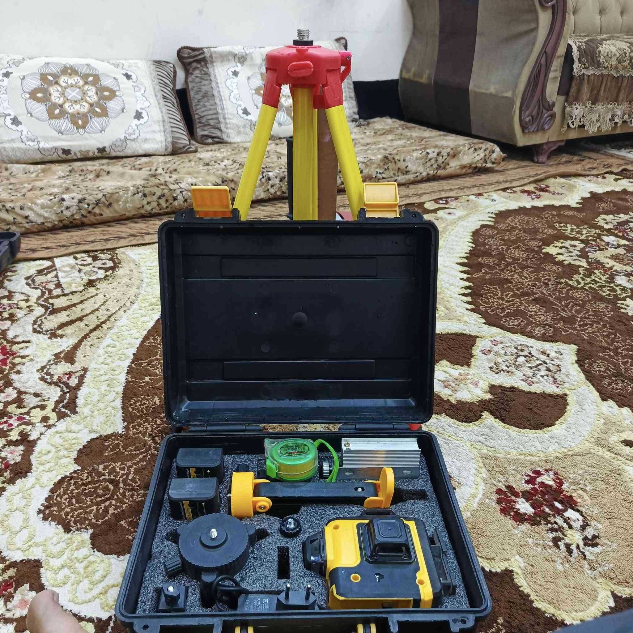 السلام عليكم
كبان ليزر خط اخضر كامل ملحقات تريد ستان وياه او بلا ستاند 
مكاني بغداد حي الجهاد ***********سعره بدون  ستاند ٤٥ويه استاند ٦٠قفل من اخير مستعمل مره وحده جديد والله
