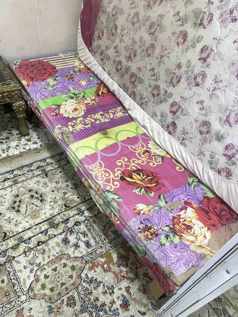 سلام عليكم عندي هذن الاغراض لبيعالبلازمه بيها ضربه مثل ماتشوف سمارات شغاله وجربايه ومندر ضغط  ***********
