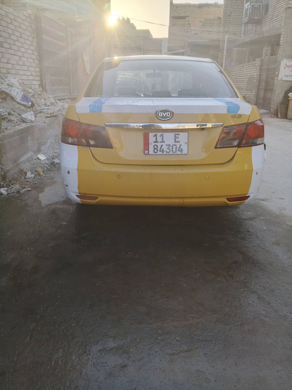 سلام عليكم بي وأيدي جي 3 كير عادي 
سيارة جاهزة من كل نواحي بيها فقط جاملغ امامي كير مكينه صدر تبريد كله جديد نقص بس مجمع ستيرن تخم تاير جديد ارضيه جلد شاشه تخم سماعات كامرة دواره حساسات كلها شغاله رقم بغداد بسمي سعر 46 وبيها مجال قليل 
مكاني بغداد الغزاليه *********** ممتواجد عل نت
